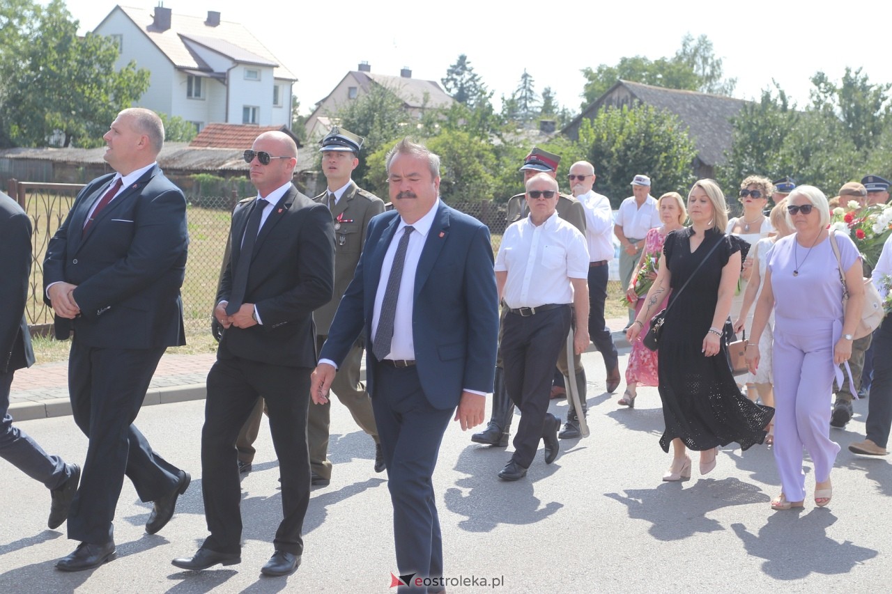Uroczystości w hołdzie marynarzom i ułanom poległym na ziemi rzekuńskiej [18.08.2024] - zdjęcie #74 - eOstroleka.pl