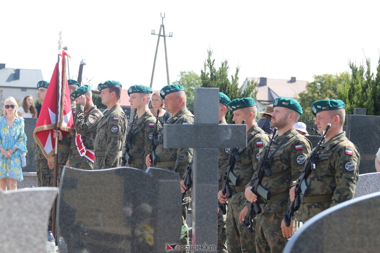 Uroczystości w hołdzie marynarzom i ułanom poległym na ziemi rzekuńskiej [18.08.2024] - zdjęcie #67 - eOstroleka.pl