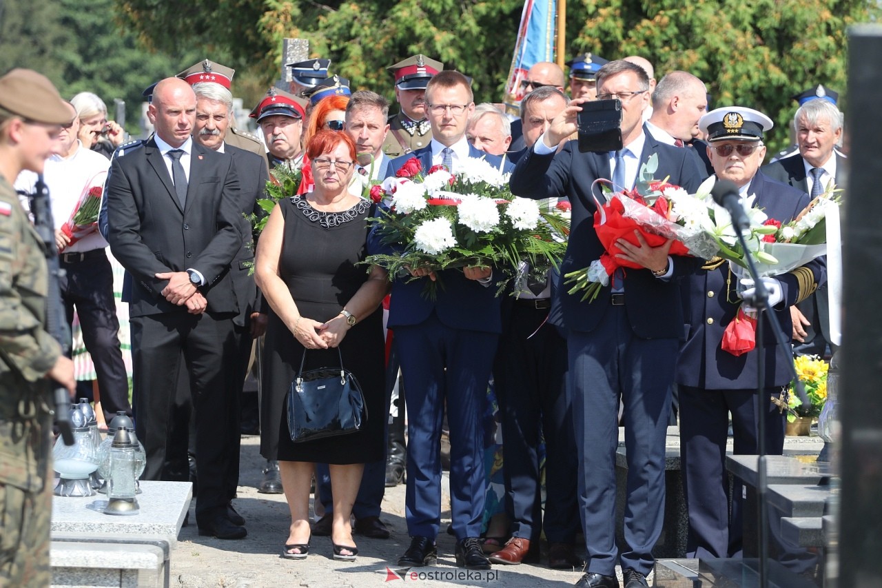 Uroczystości w hołdzie marynarzom i ułanom poległym na ziemi rzekuńskiej [18.08.2024] - zdjęcie #62 - eOstroleka.pl
