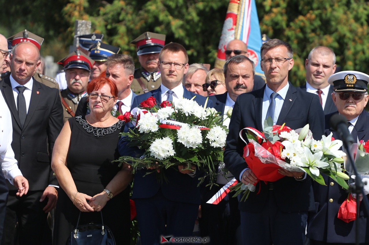 Uroczystości w hołdzie marynarzom i ułanom poległym na ziemi rzekuńskiej [18.08.2024] - zdjęcie #54 - eOstroleka.pl