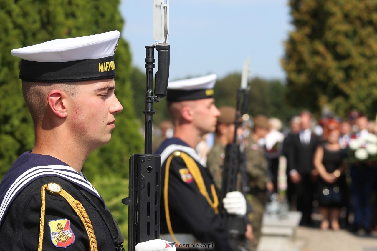 Uroczystości w hołdzie marynarzom i ułanom poległym na ziemi rzekuńskiej [18.08.2024] - zdjęcie #52 - eOstroleka.pl