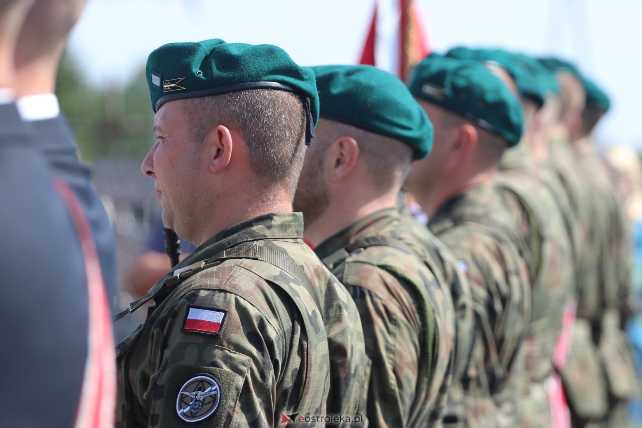 Uroczystości w hołdzie marynarzom i ułanom poległym na ziemi rzekuńskiej [18.08.2024] - zdjęcie #47 - eOstroleka.pl