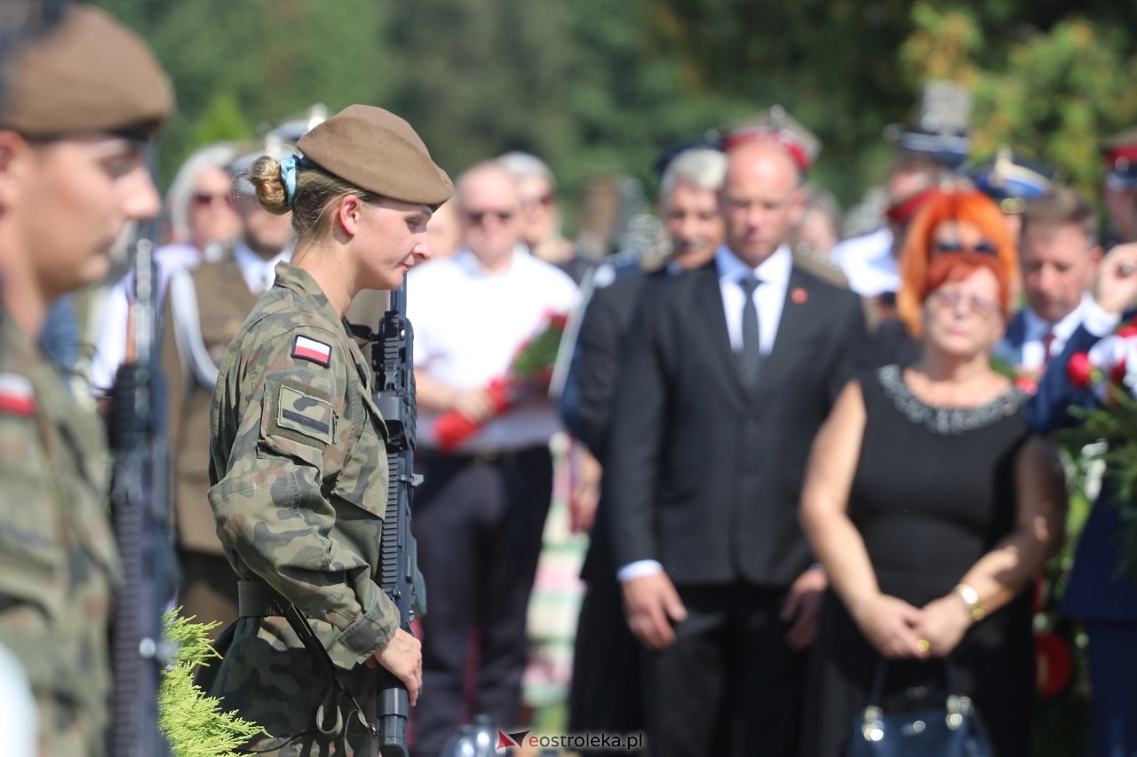 Uroczystości w hołdzie marynarzom i ułanom poległym na ziemi rzekuńskiej [18.08.2024] - zdjęcie #45 - eOstroleka.pl