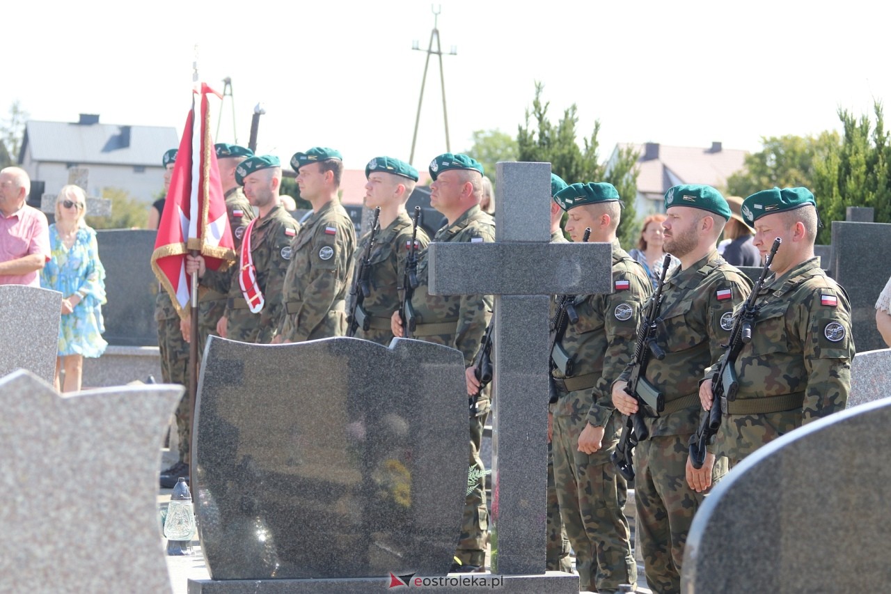 Uroczystości w hołdzie marynarzom i ułanom poległym na ziemi rzekuńskiej [18.08.2024] - zdjęcie #44 - eOstroleka.pl