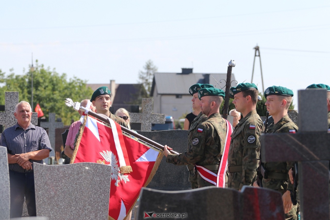 Uroczystości w hołdzie marynarzom i ułanom poległym na ziemi rzekuńskiej [18.08.2024] - zdjęcie #38 - eOstroleka.pl