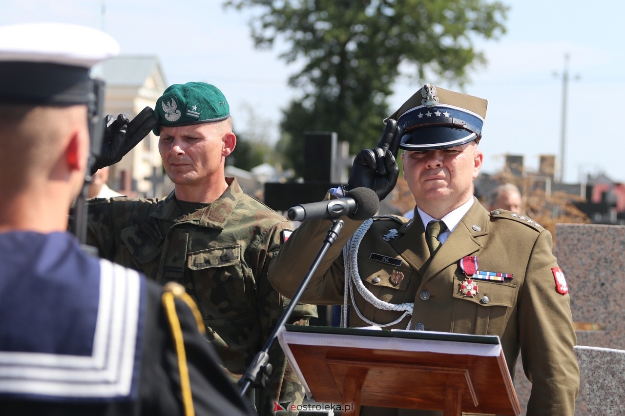 Uroczystości w hołdzie marynarzom i ułanom poległym na ziemi rzekuńskiej [18.08.2024] - zdjęcie #37 - eOstroleka.pl