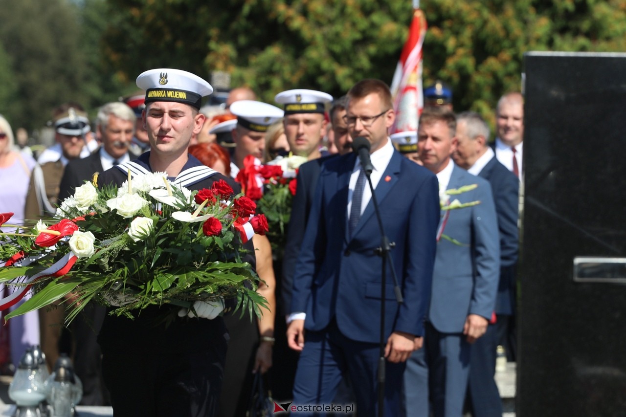 Uroczystości w hołdzie marynarzom i ułanom poległym na ziemi rzekuńskiej [18.08.2024] - zdjęcie #30 - eOstroleka.pl