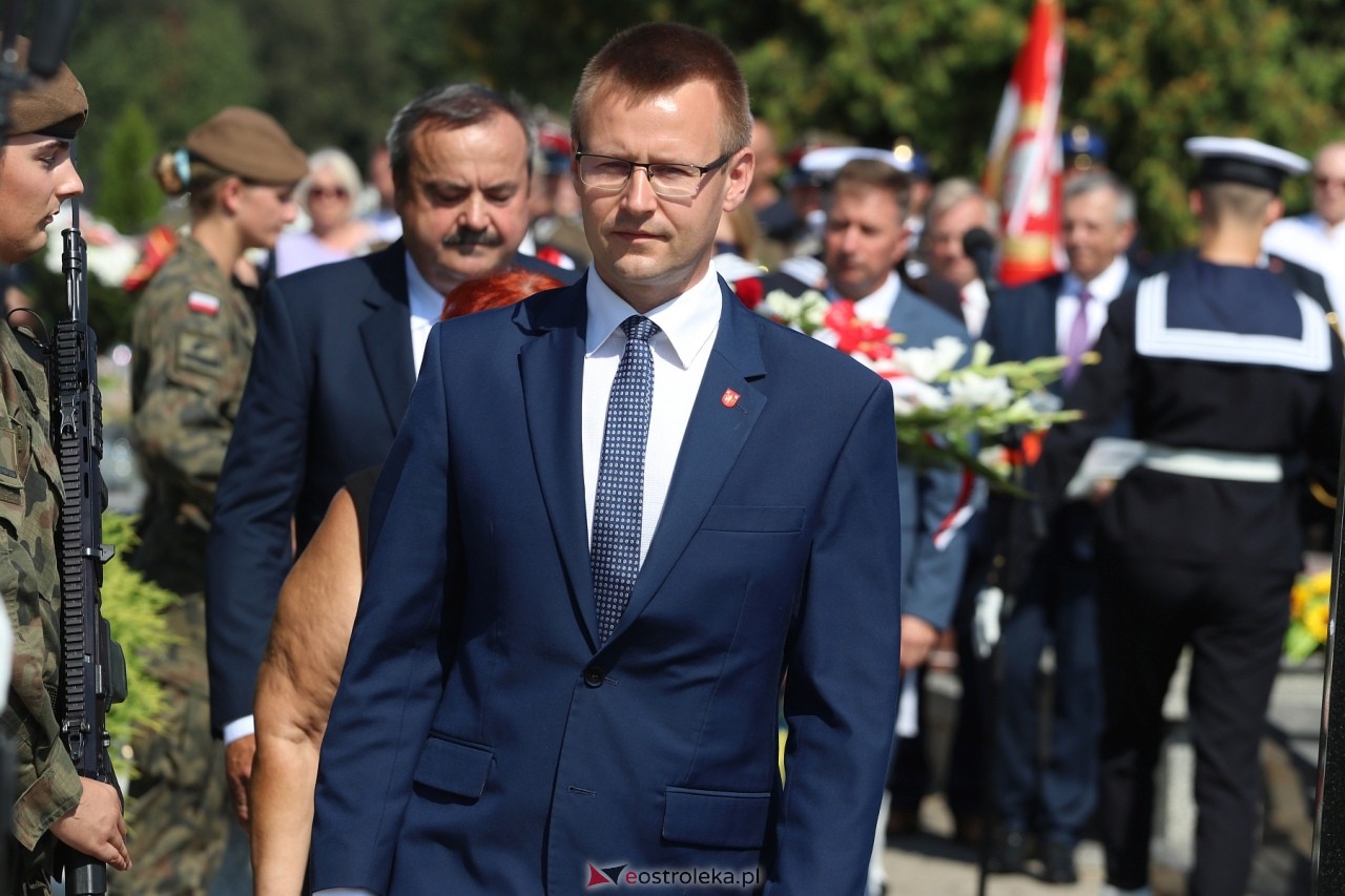 Uroczystości w hołdzie marynarzom i ułanom poległym na ziemi rzekuńskiej [18.08.2024] - zdjęcie #24 - eOstroleka.pl