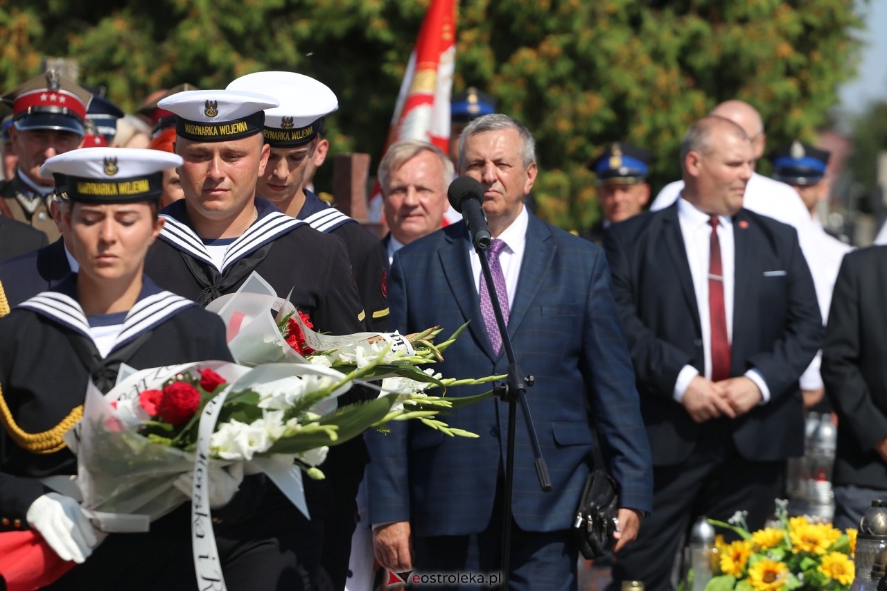 Uroczystości w hołdzie marynarzom i ułanom poległym na ziemi rzekuńskiej [18.08.2024] - zdjęcie #17 - eOstroleka.pl
