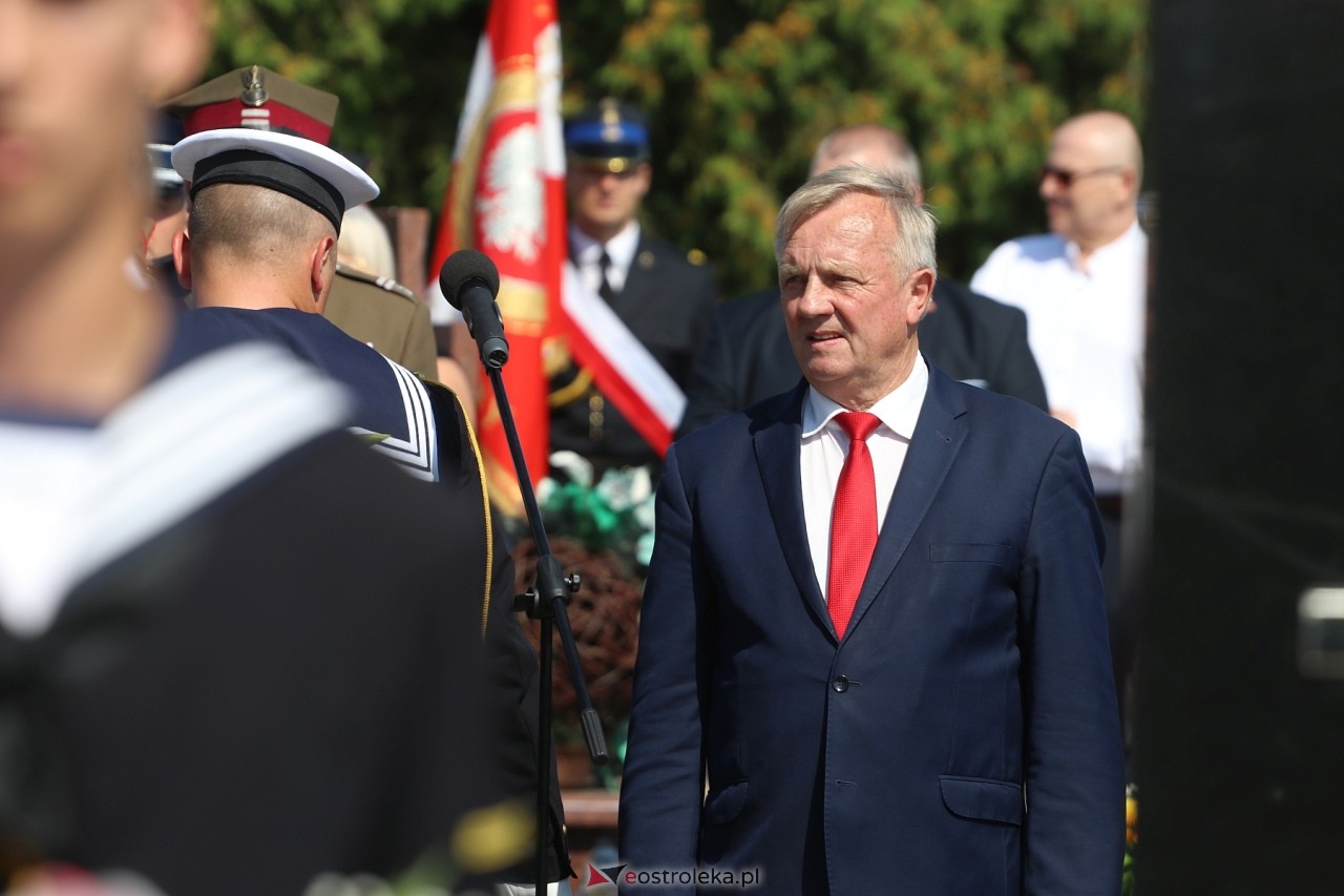 Uroczystości w hołdzie marynarzom i ułanom poległym na ziemi rzekuńskiej [18.08.2024] - zdjęcie #15 - eOstroleka.pl