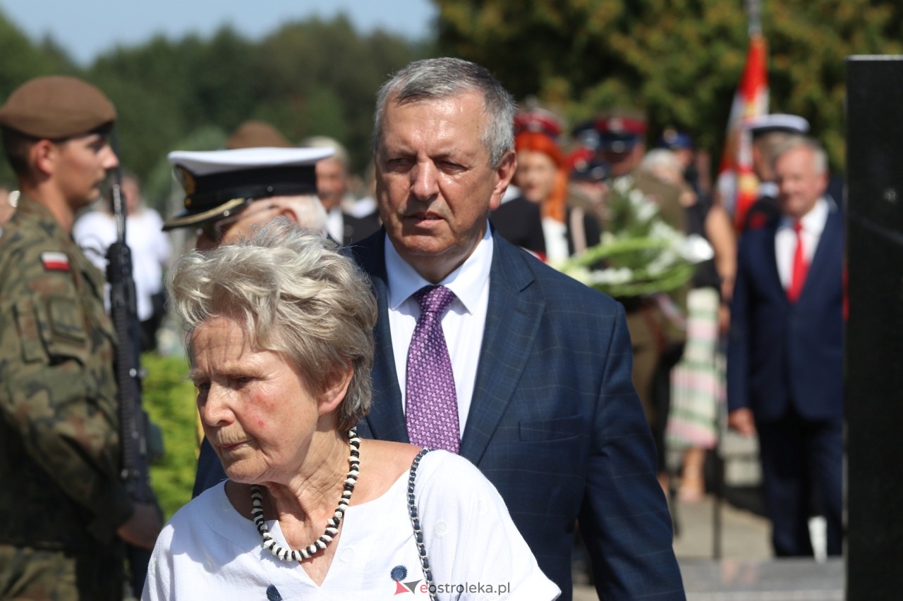 Uroczystości w hołdzie marynarzom i ułanom poległym na ziemi rzekuńskiej [18.08.2024] - zdjęcie #14 - eOstroleka.pl