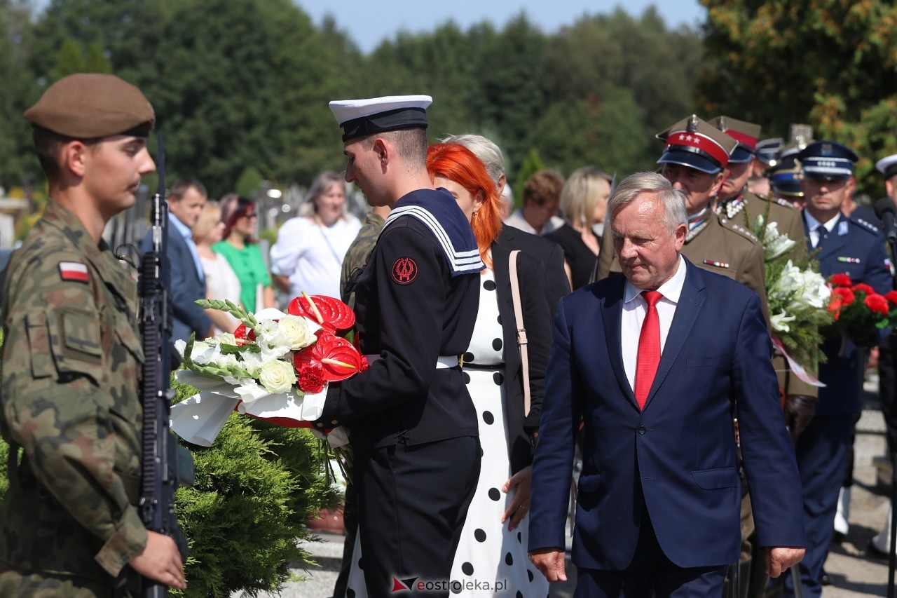 Uroczystości w hołdzie marynarzom i ułanom poległym na ziemi rzekuńskiej [18.08.2024] - zdjęcie #12 - eOstroleka.pl