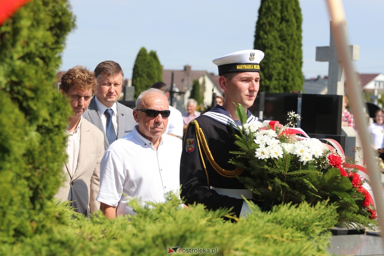 Uroczystości w hołdzie marynarzom i ułanom poległym na ziemi rzekuńskiej [18.08.2024] - zdjęcie #4 - eOstroleka.pl