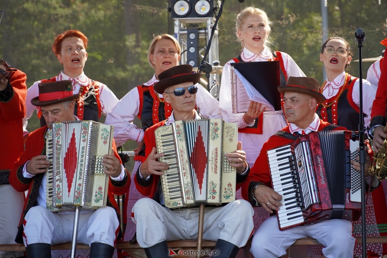 Dożynki gminne w Lelisie [18.08.2024] - zdjęcie #1 - eOstroleka.pl