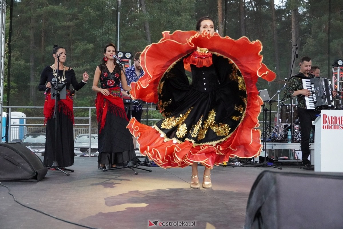 Kurpiowskie Dożynki w Lelisie - Patrycja Runo i Miły Pan [18.08.2024] - zdjęcie #175 - eOstroleka.pl