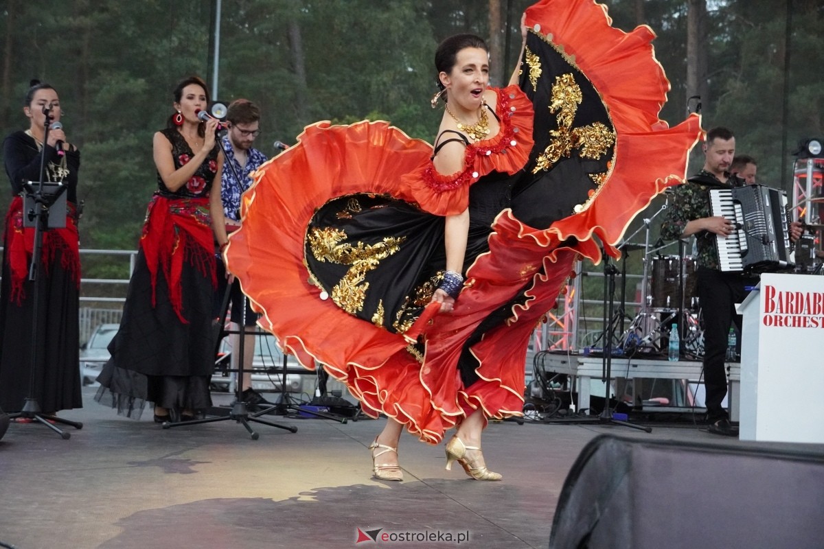 Kurpiowskie Dożynki w Lelisie - Patrycja Runo i Miły Pan [18.08.2024] - zdjęcie #174 - eOstroleka.pl