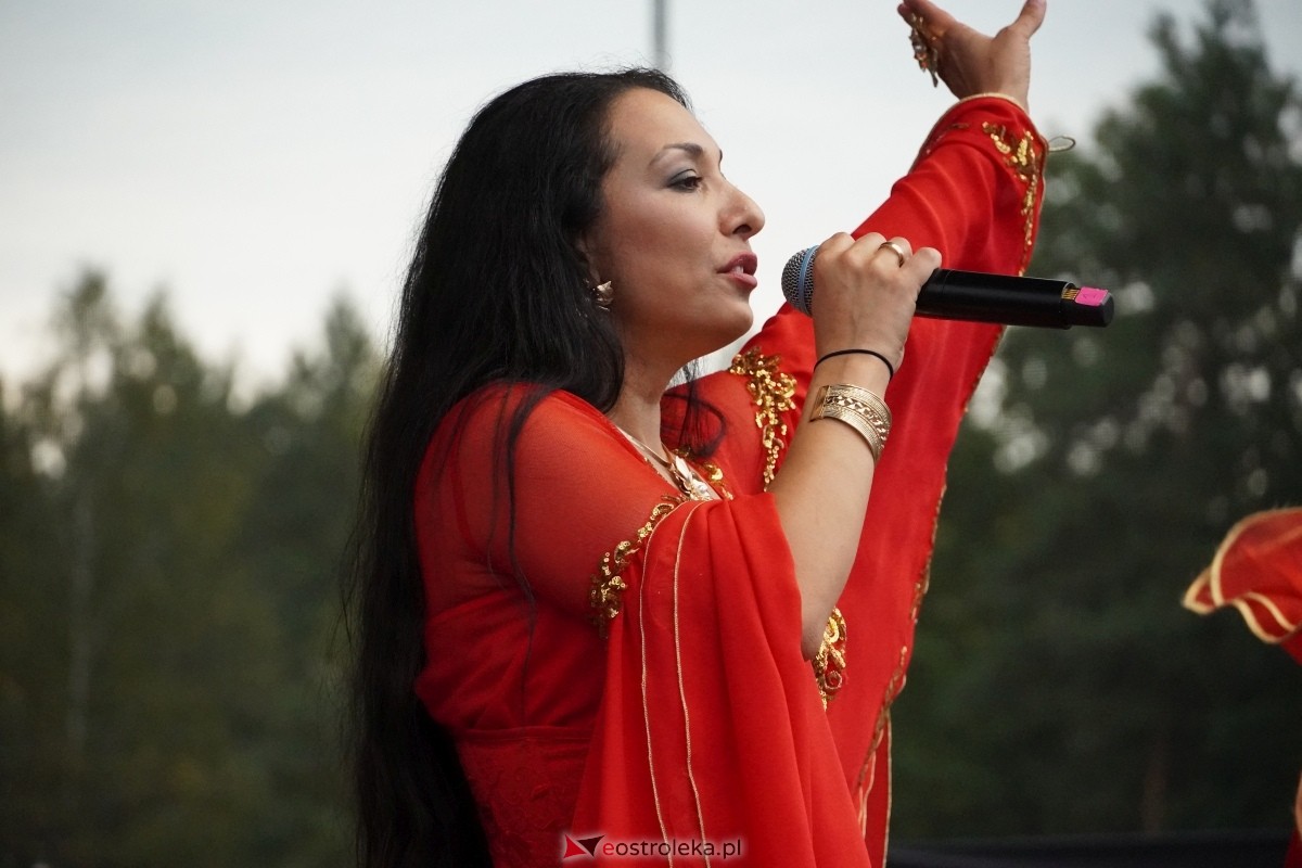 Kurpiowskie Dożynki w Lelisie - Patrycja Runo i Miły Pan [18.08.2024] - zdjęcie #150 - eOstroleka.pl