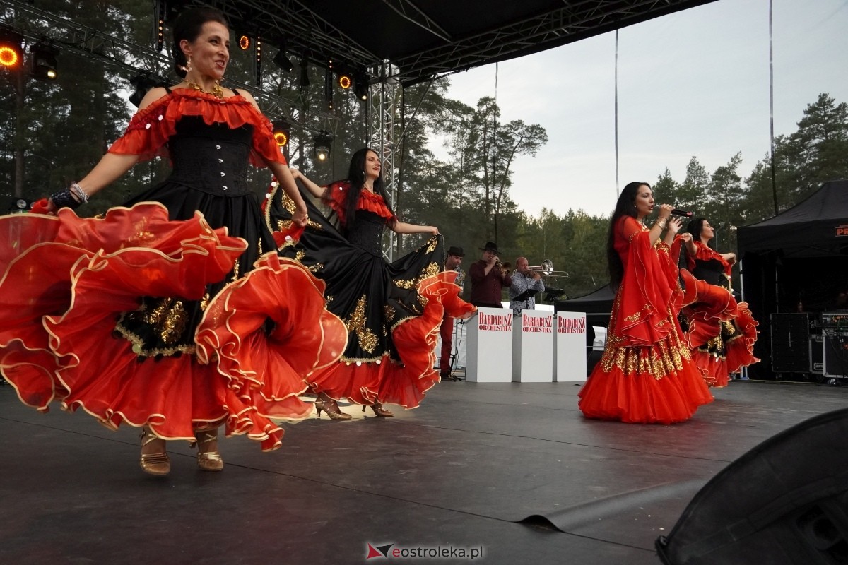 Kurpiowskie Dożynki w Lelisie - Patrycja Runo i Miły Pan [18.08.2024] - zdjęcie #149 - eOstroleka.pl