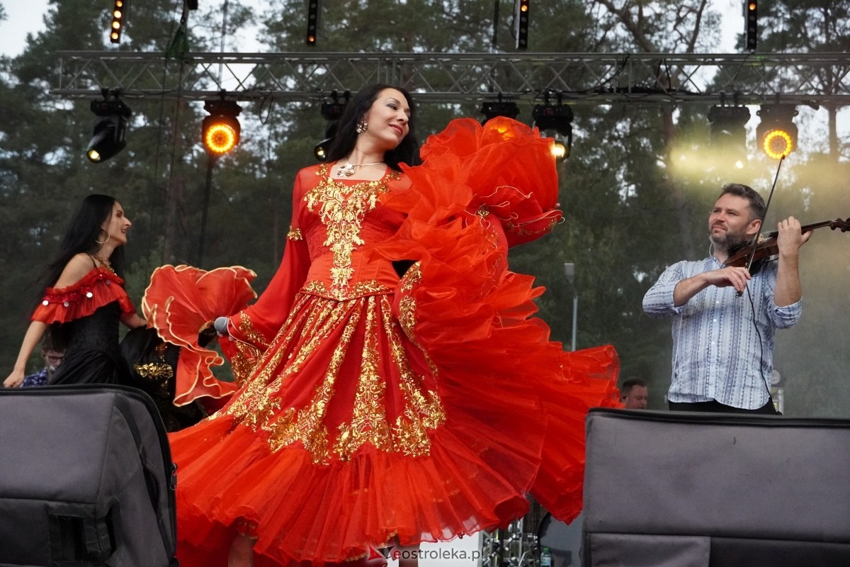 Kurpiowskie Dożynki w Lelisie - Patrycja Runo i Miły Pan [18.08.2024] - zdjęcie #129 - eOstroleka.pl