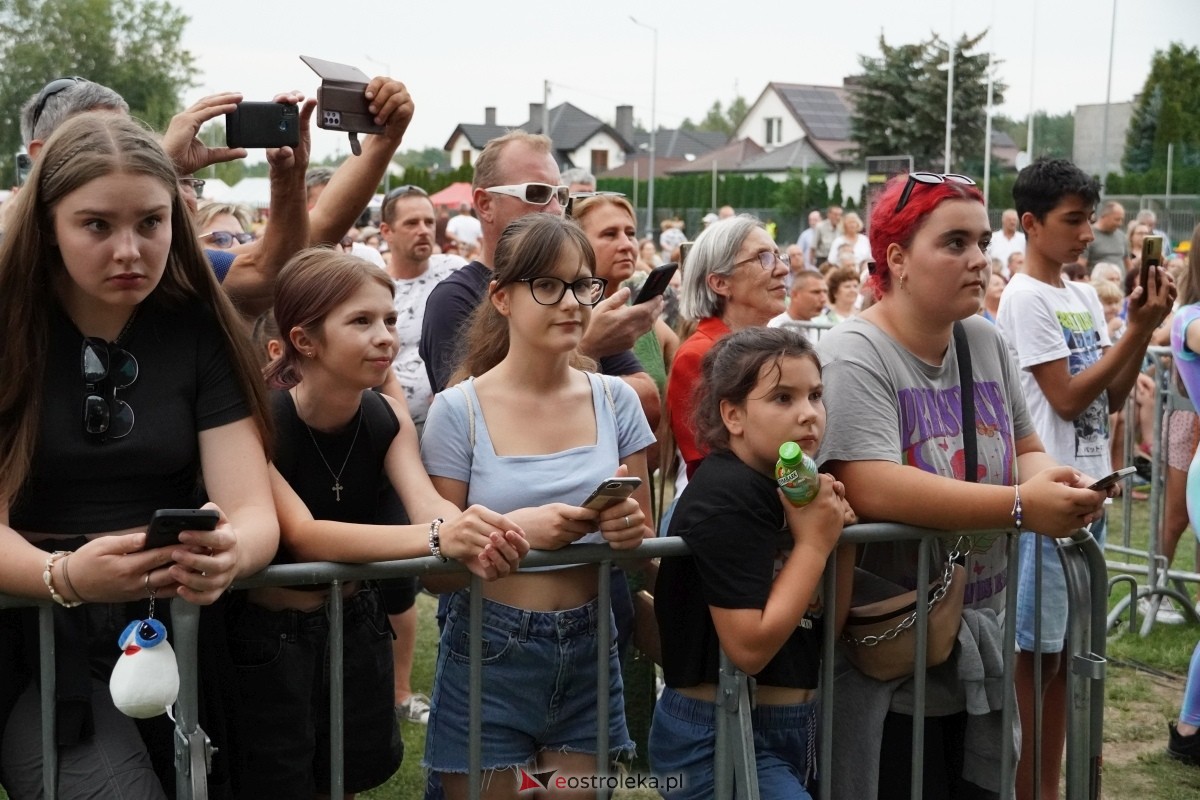 Kurpiowskie Dożynki w Lelisie - Patrycja Runo i Miły Pan [18.08.2024] - zdjęcie #126 - eOstroleka.pl