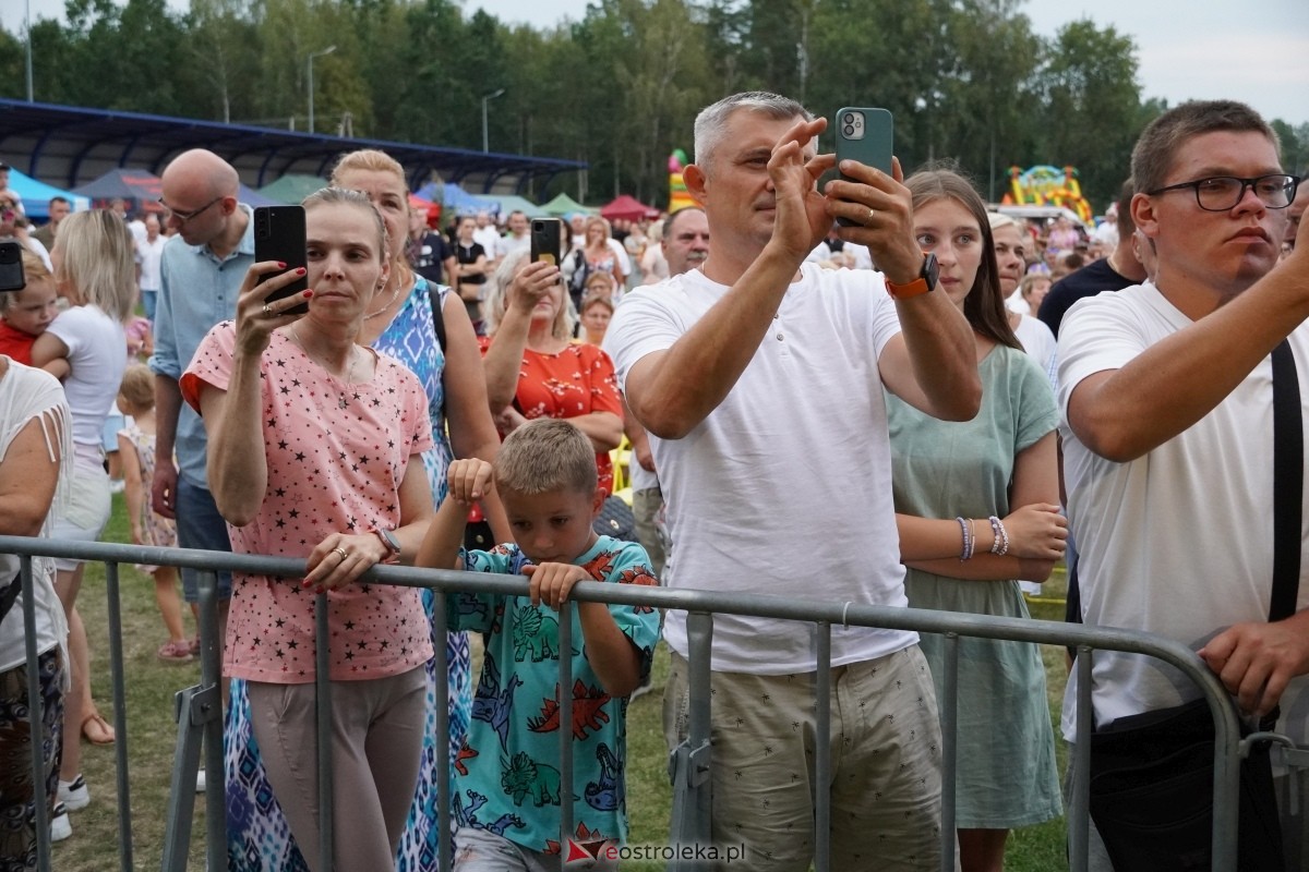 Kurpiowskie Dożynki w Lelisie - Patrycja Runo i Miły Pan [18.08.2024] - zdjęcie #122 - eOstroleka.pl