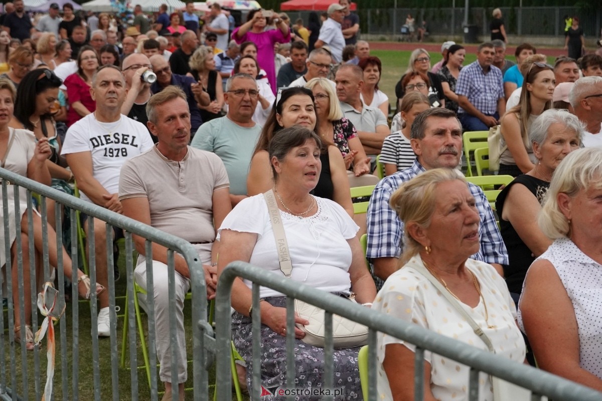 Kurpiowskie Dożynki w Lelisie - Patrycja Runo i Miły Pan [18.08.2024] - zdjęcie #108 - eOstroleka.pl