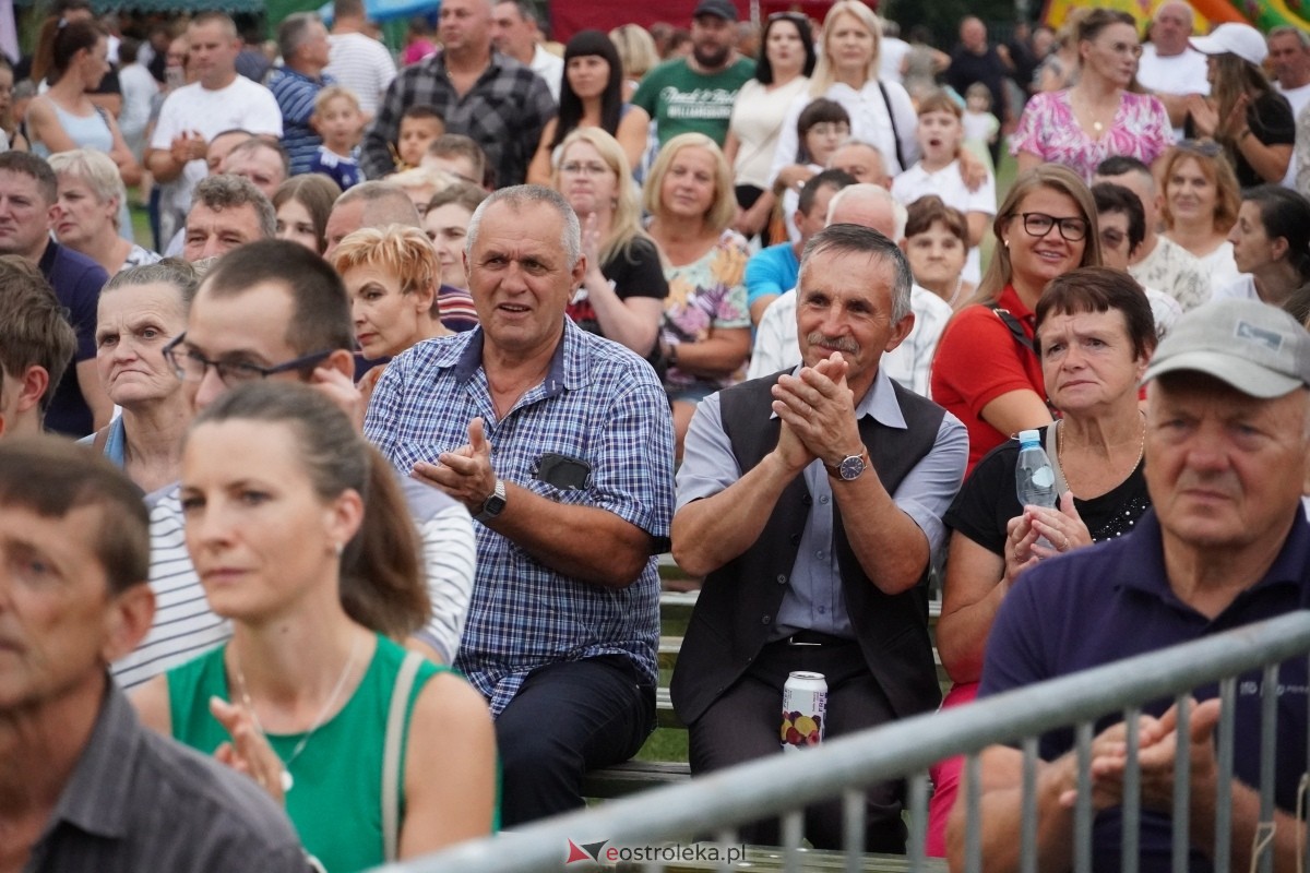 Kurpiowskie Dożynki w Lelisie - Patrycja Runo i Miły Pan [18.08.2024] - zdjęcie #96 - eOstroleka.pl