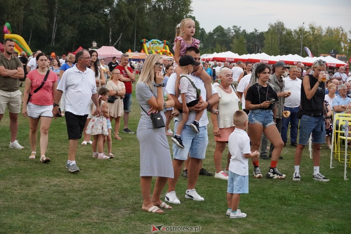 Kurpiowskie Dożynki w Lelisie - Patrycja Runo i Miły Pan [18.08.2024] - zdjęcie #92 - eOstroleka.pl