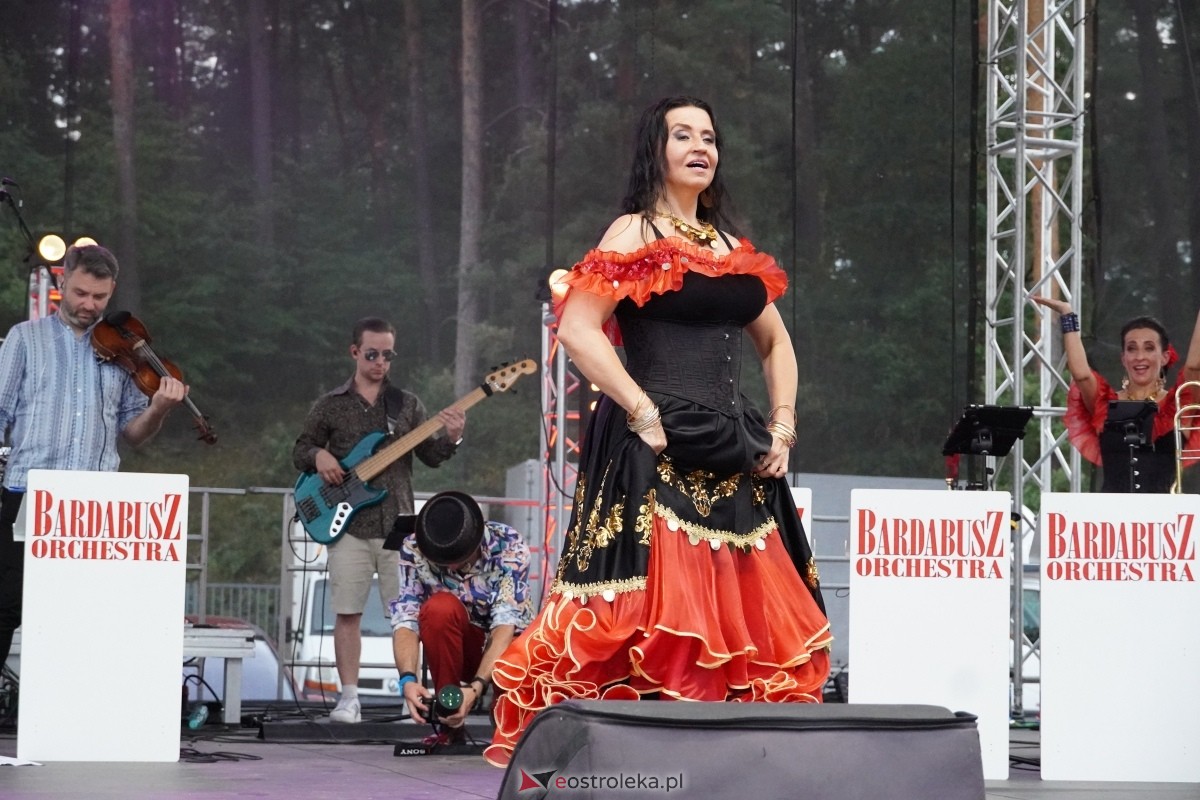 Kurpiowskie Dożynki w Lelisie - Patrycja Runo i Miły Pan [18.08.2024] - zdjęcie #88 - eOstroleka.pl