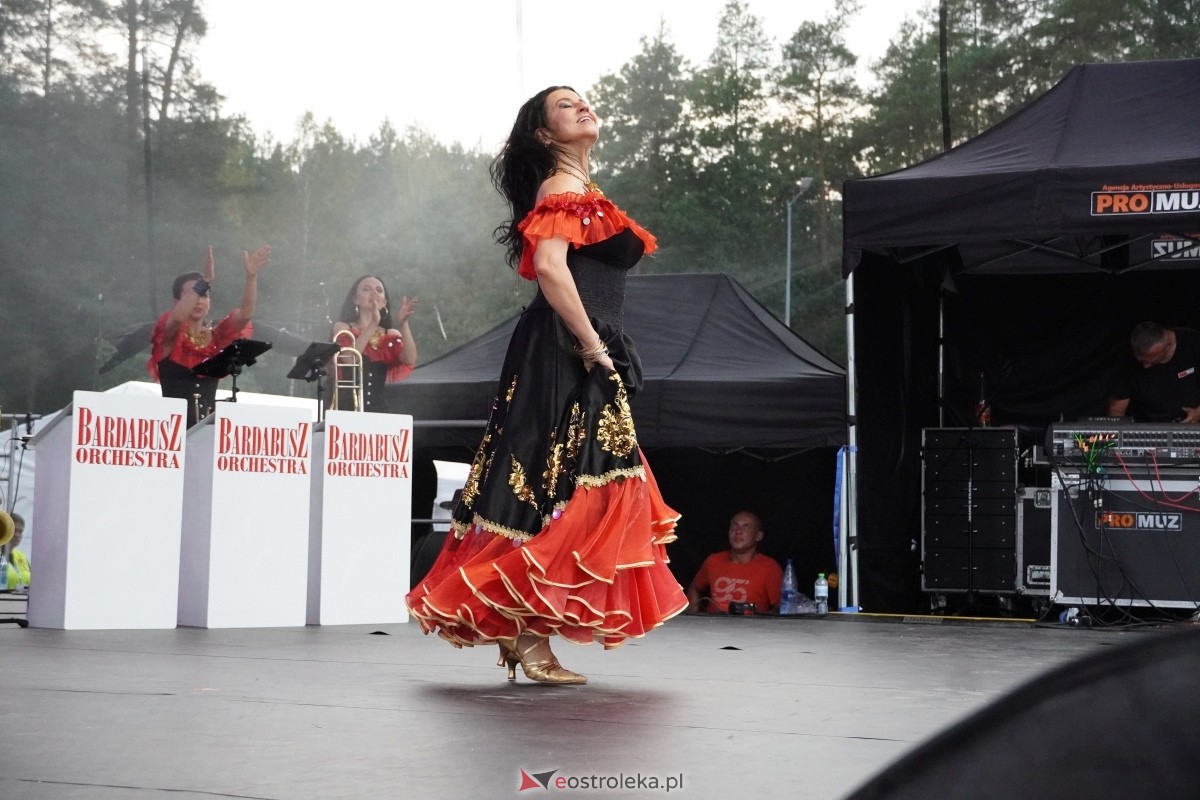 Kurpiowskie Dożynki w Lelisie - Patrycja Runo i Miły Pan [18.08.2024] - zdjęcie #86 - eOstroleka.pl