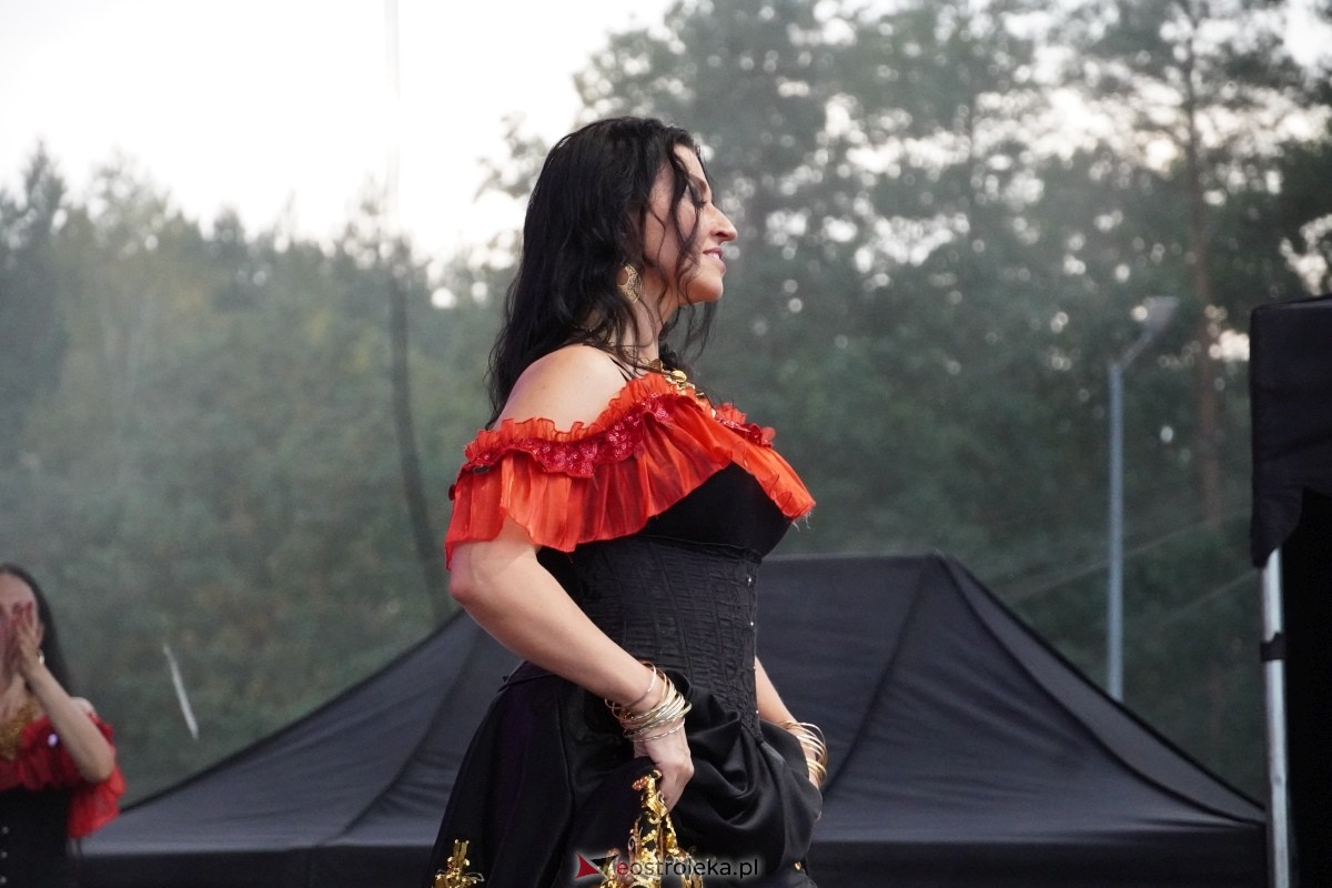 Kurpiowskie Dożynki w Lelisie - Patrycja Runo i Miły Pan [18.08.2024] - zdjęcie #85 - eOstroleka.pl