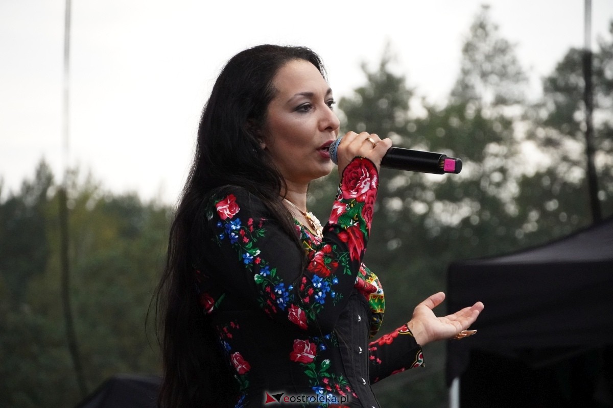 Kurpiowskie Dożynki w Lelisie - Patrycja Runo i Miły Pan [18.08.2024] - zdjęcie #82 - eOstroleka.pl