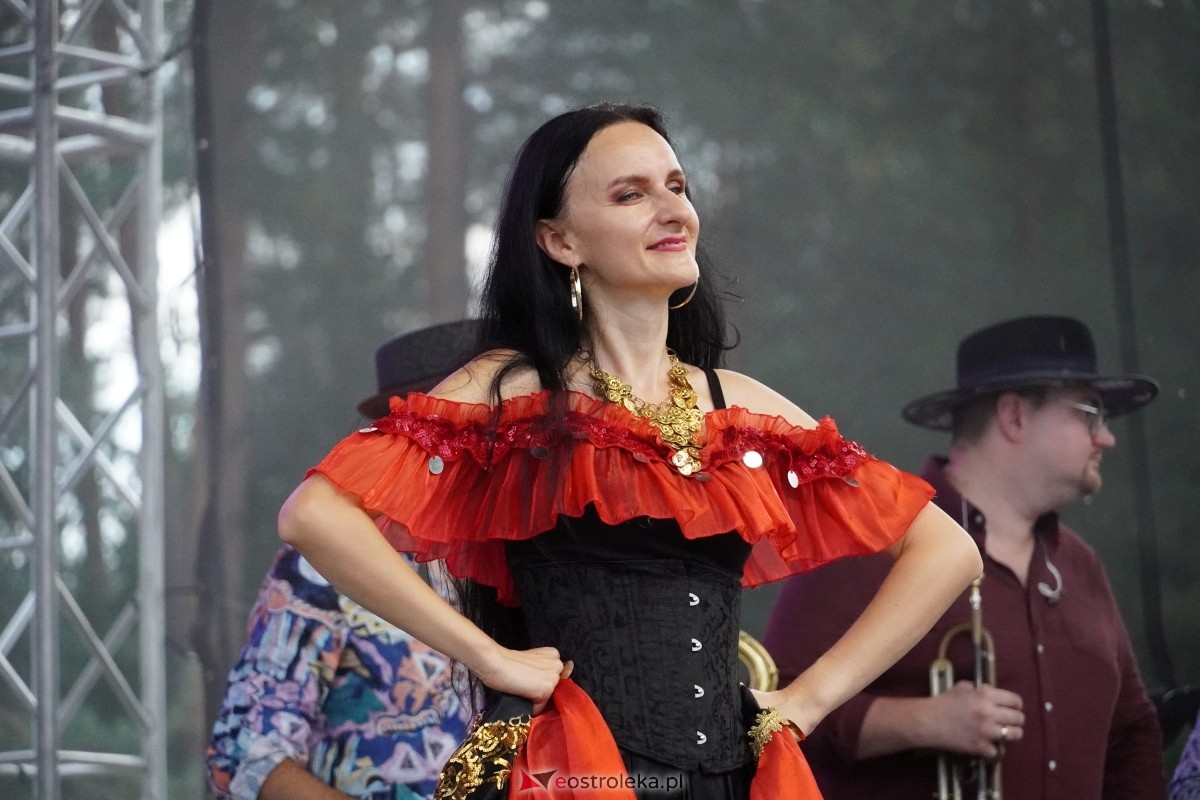 Kurpiowskie Dożynki w Lelisie - Patrycja Runo i Miły Pan [18.08.2024] - zdjęcie #80 - eOstroleka.pl