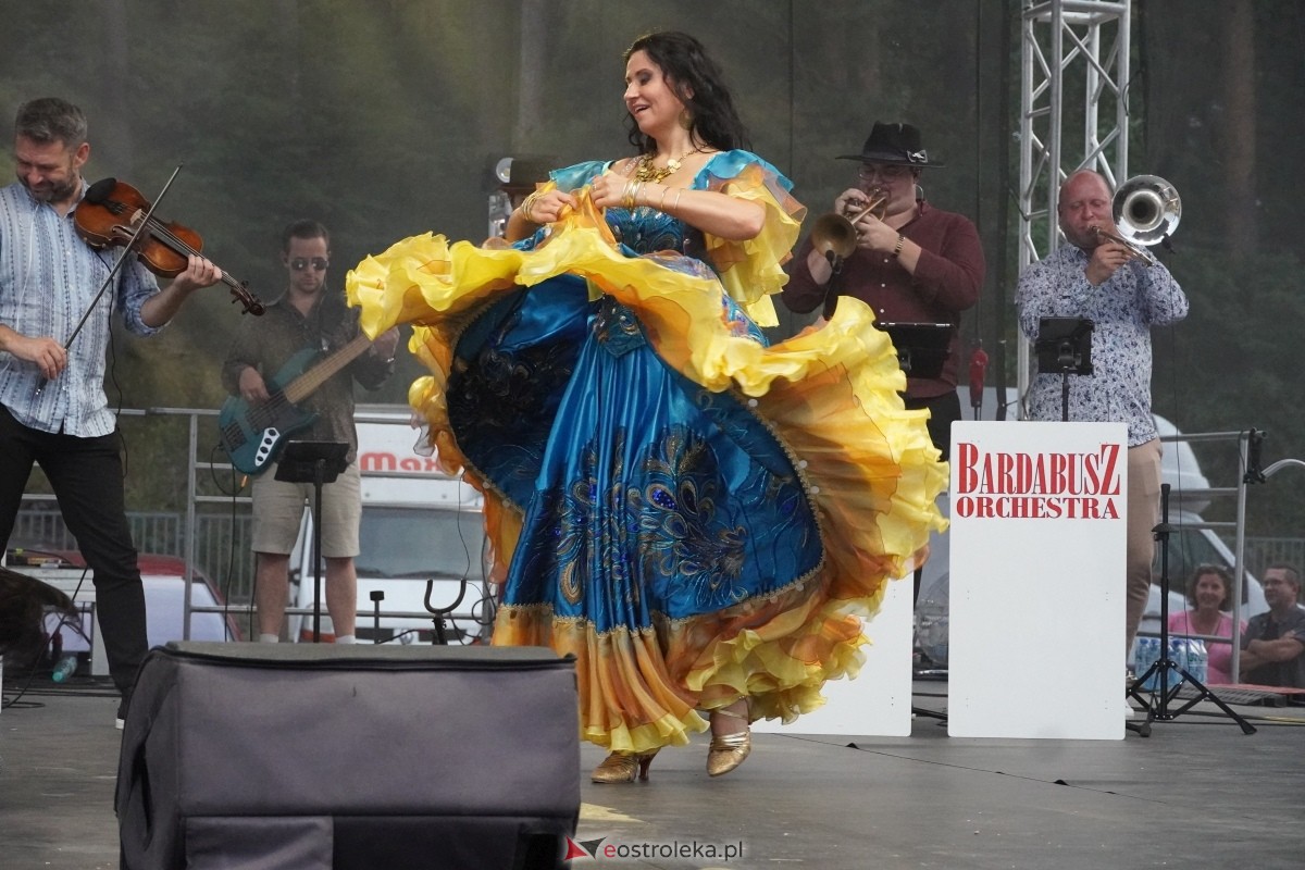 Kurpiowskie Dożynki w Lelisie - Patrycja Runo i Miły Pan [18.08.2024] - zdjęcie #76 - eOstroleka.pl