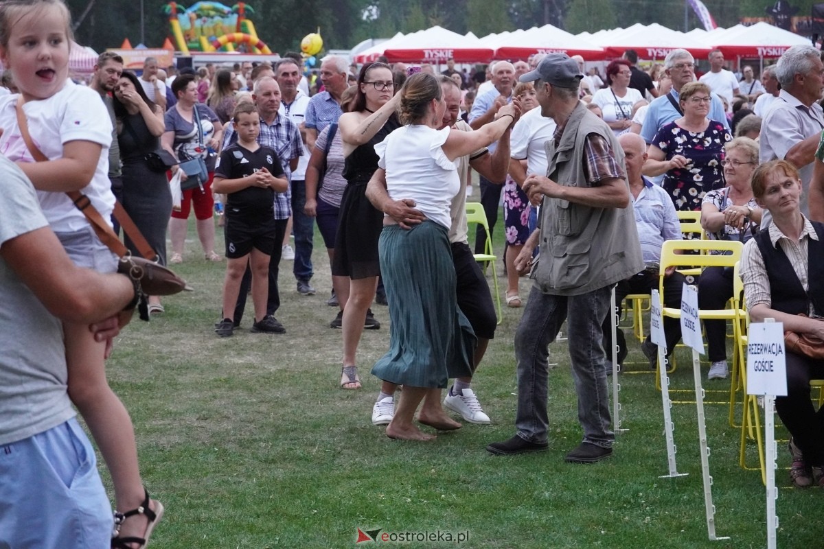 Kurpiowskie Dożynki w Lelisie - Patrycja Runo i Miły Pan [18.08.2024] - zdjęcie #51 - eOstroleka.pl