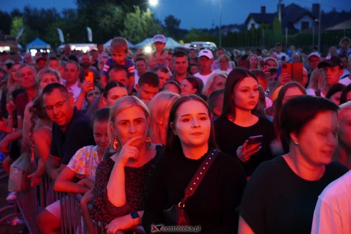 Kurpiowskie Dożynki w Lelisie - Patrycja Runo i Miły Pan [18.08.2024] - zdjęcie #60 - eOstroleka.pl