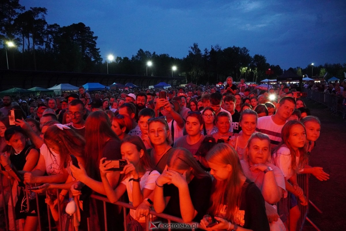 Kurpiowskie Dożynki w Lelisie - Patrycja Runo i Miły Pan [18.08.2024] - zdjęcie #54 - eOstroleka.pl