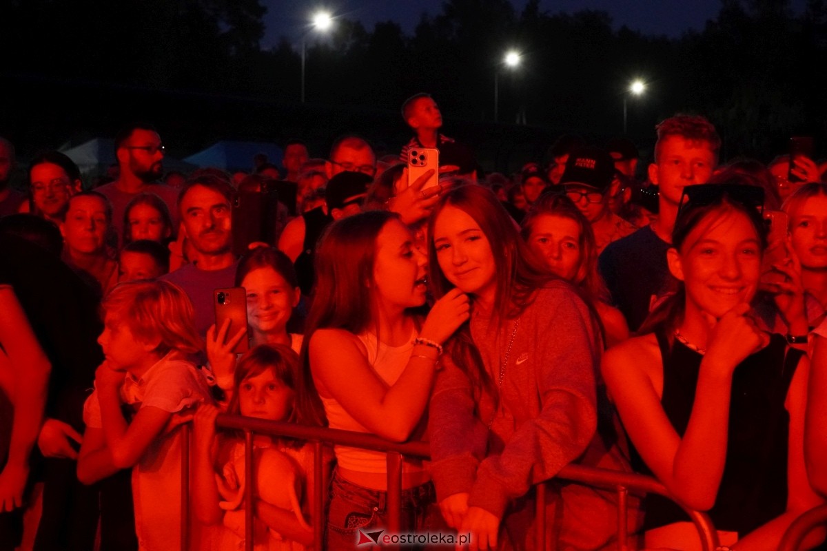 Kurpiowskie Dożynki w Lelisie - Patrycja Runo i Miły Pan [18.08.2024] - zdjęcie #30 - eOstroleka.pl