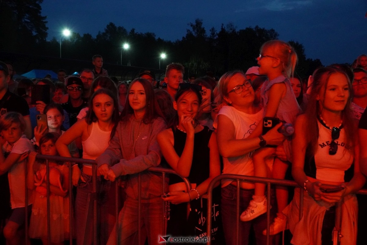 Kurpiowskie Dożynki w Lelisie - Patrycja Runo i Miły Pan [18.08.2024] - zdjęcie #28 - eOstroleka.pl