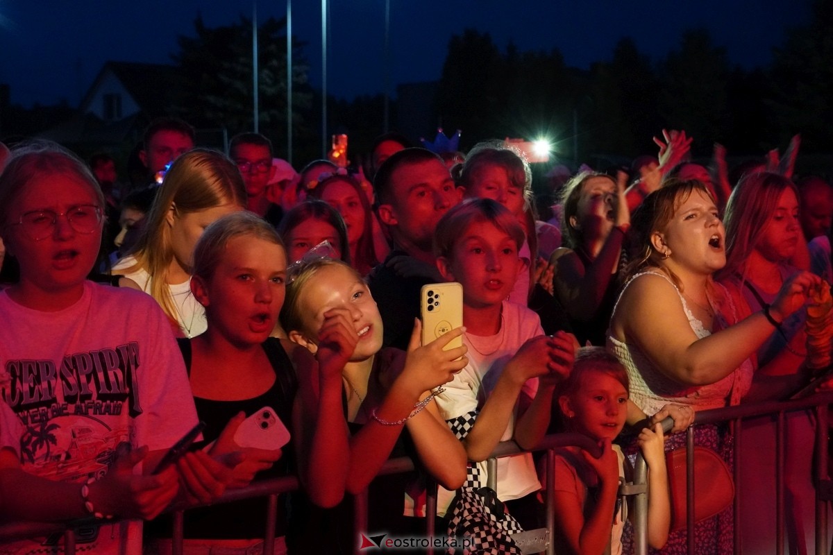 Kurpiowskie Dożynki w Lelisie - Patrycja Runo i Miły Pan [18.08.2024] - zdjęcie #26 - eOstroleka.pl