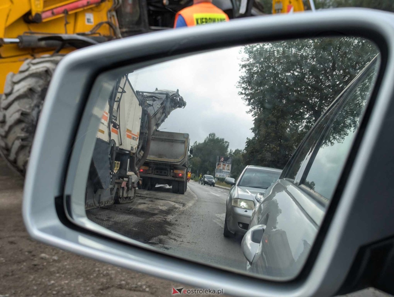 Olbrzymi korek na ulicy Warszawskiej w Ostrołęce [21.08.2024] - zdjęcie #10 - eOstroleka.pl