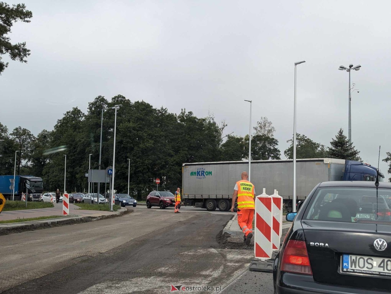 Olbrzymi korek na ulicy Warszawskiej w Ostrołęce [21.08.2024] - zdjęcie #5 - eOstroleka.pl