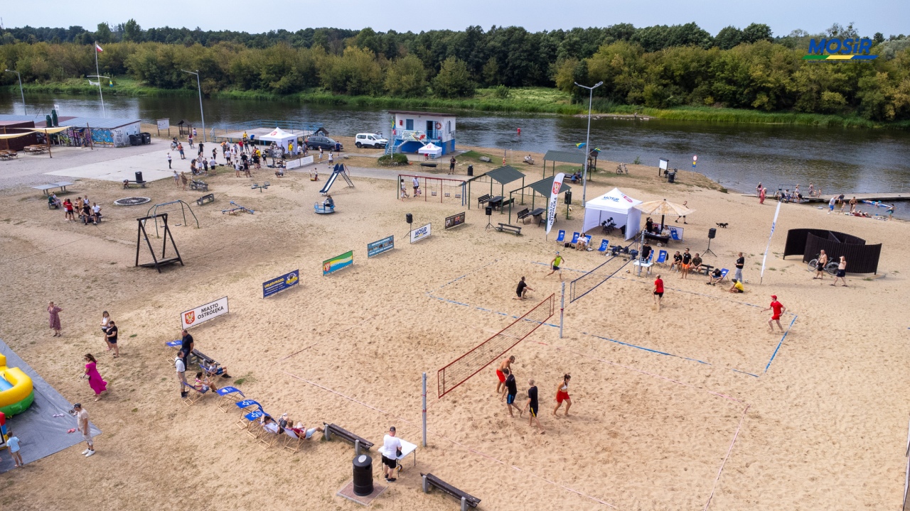 Turniej siatkówki plażowej na plaży miejskiej [18.08.2024] - zdjęcie #46 - eOstroleka.pl