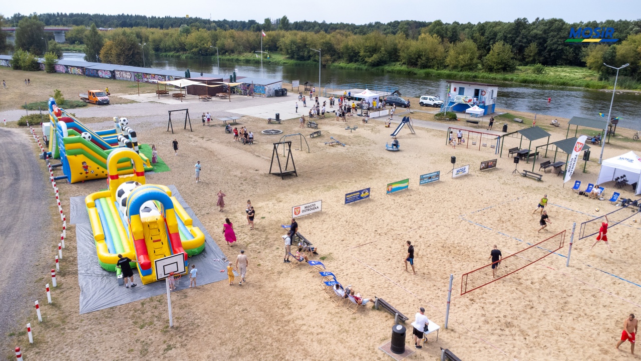 Turniej siatkówki plażowej na plaży miejskiej [18.08.2024] - zdjęcie #45 - eOstroleka.pl