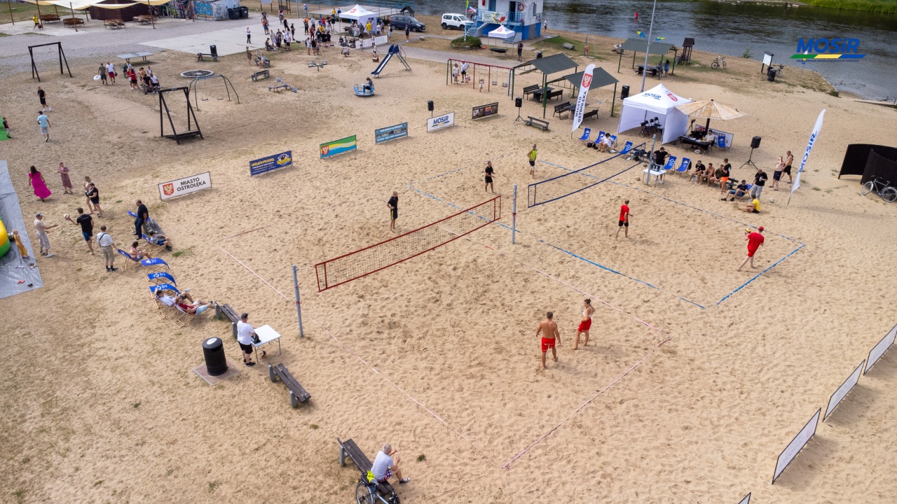 Turniej siatkówki plażowej na plaży miejskiej [18.08.2024] - zdjęcie #44 - eOstroleka.pl