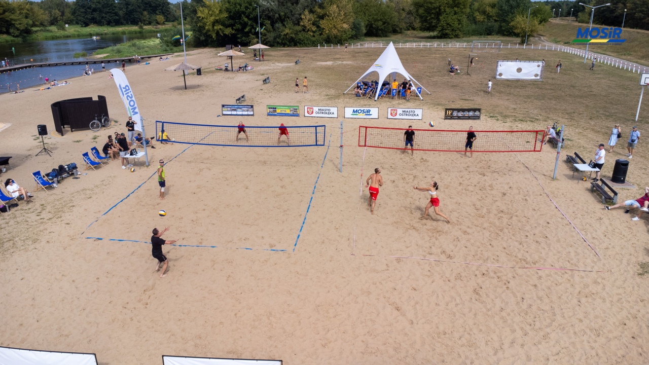 Turniej siatkówki plażowej na plaży miejskiej [18.08.2024] - zdjęcie #43 - eOstroleka.pl
