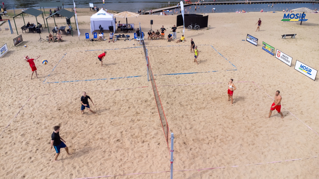 Turniej siatkówki plażowej na plaży miejskiej [18.08.2024] - zdjęcie #42 - eOstroleka.pl