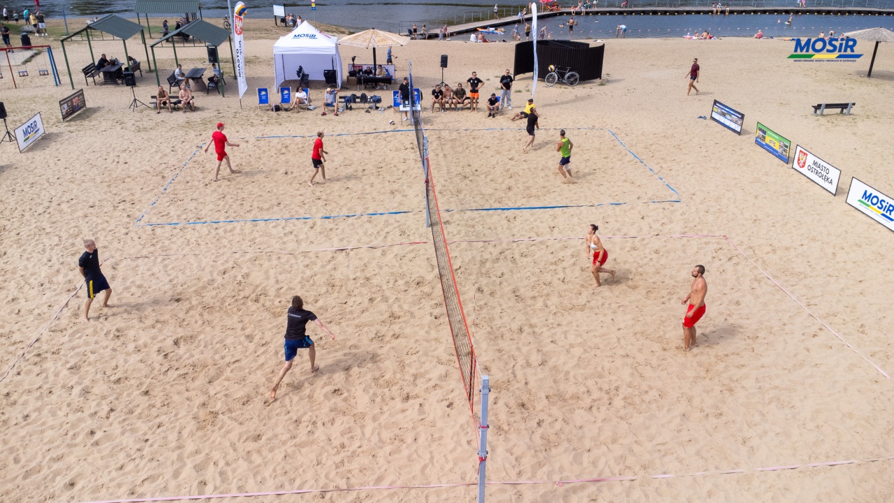 Turniej siatkówki plażowej na plaży miejskiej [18.08.2024] - zdjęcie #41 - eOstroleka.pl