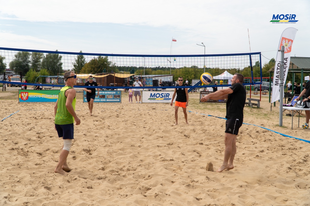 Turniej siatkówki plażowej na plaży miejskiej [18.08.2024] - zdjęcie #25 - eOstroleka.pl