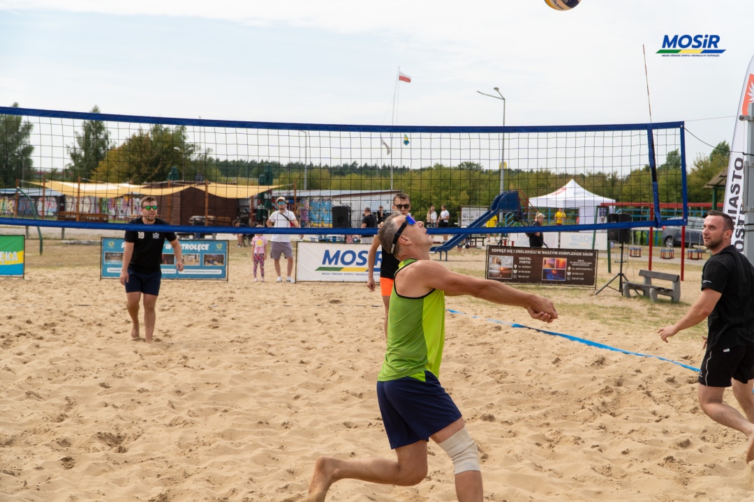 Turniej siatkówki plażowej na plaży miejskiej [18.08.2024] - zdjęcie #24 - eOstroleka.pl